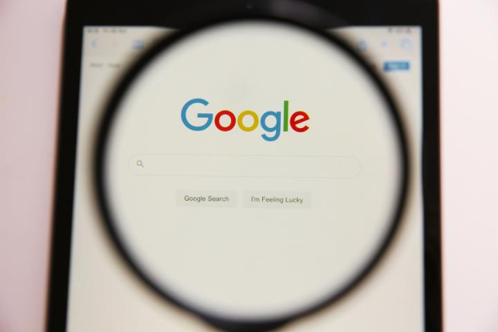 Contratar Especialista em Google Ads ou Contratar Agência Especialista em Google Ads?